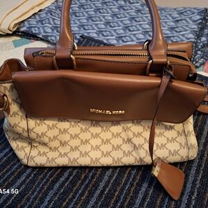 Michael kors handbag